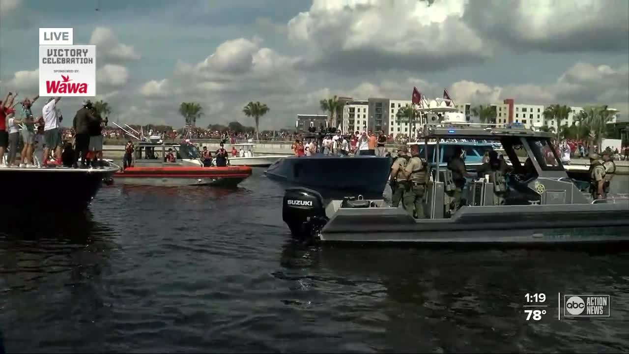 Tom Brady tosses Lombardi Trophy off boat at floating Super Bowl victory  parade