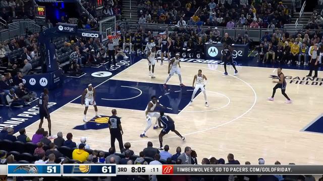 Kevon Harris with an assist vs the Indiana Pacers