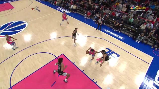 Dominick Barlow with a block vs the Washington Wizards
