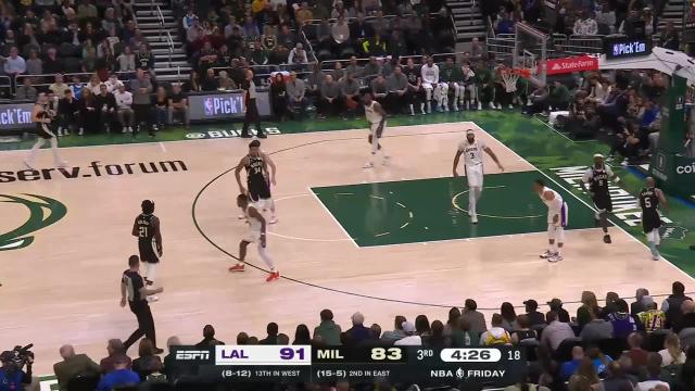 Top plays from Milwaukee Bucks vs. Los Angeles Lakers