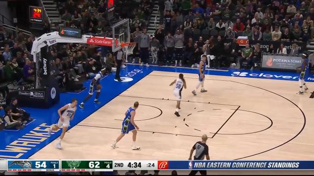 Franz Wagner with a dunk vs the Milwaukee Bucks
