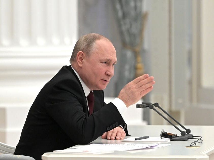 Putin is so angry about Ukraine's resistance to his invasion that he might launc..