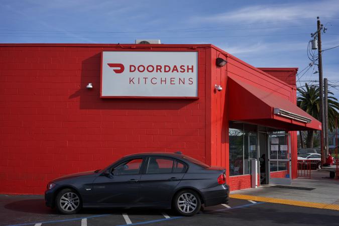 Doordash’s new ‘gas rewards’ program comes with strings hooked up