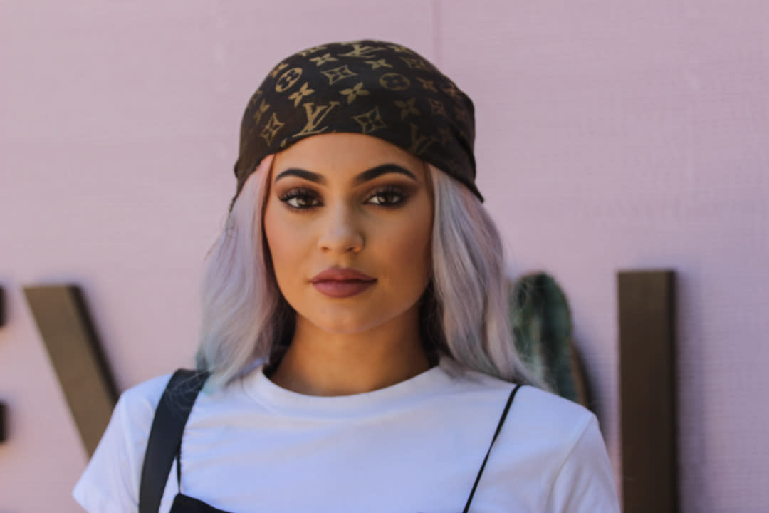 Kylie Jenner Went Makeup-Free While Wearing a Metallic Pink Upside