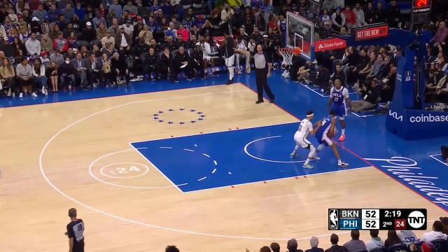 Kevin Durant with a dunk vs the Philadelphia 76ers