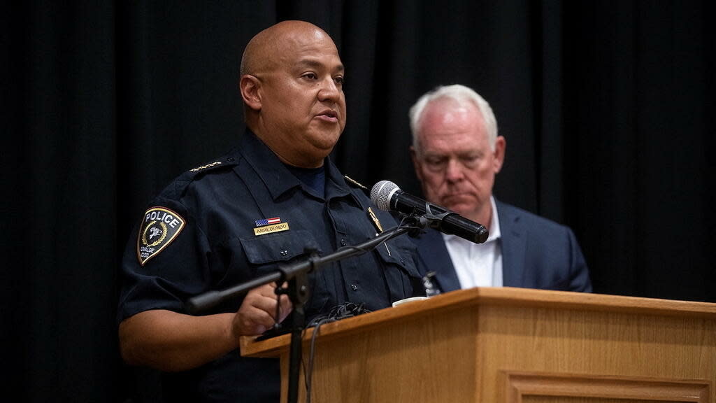 United States: a police chief suspended, a month after the killing in the school of Uvalde