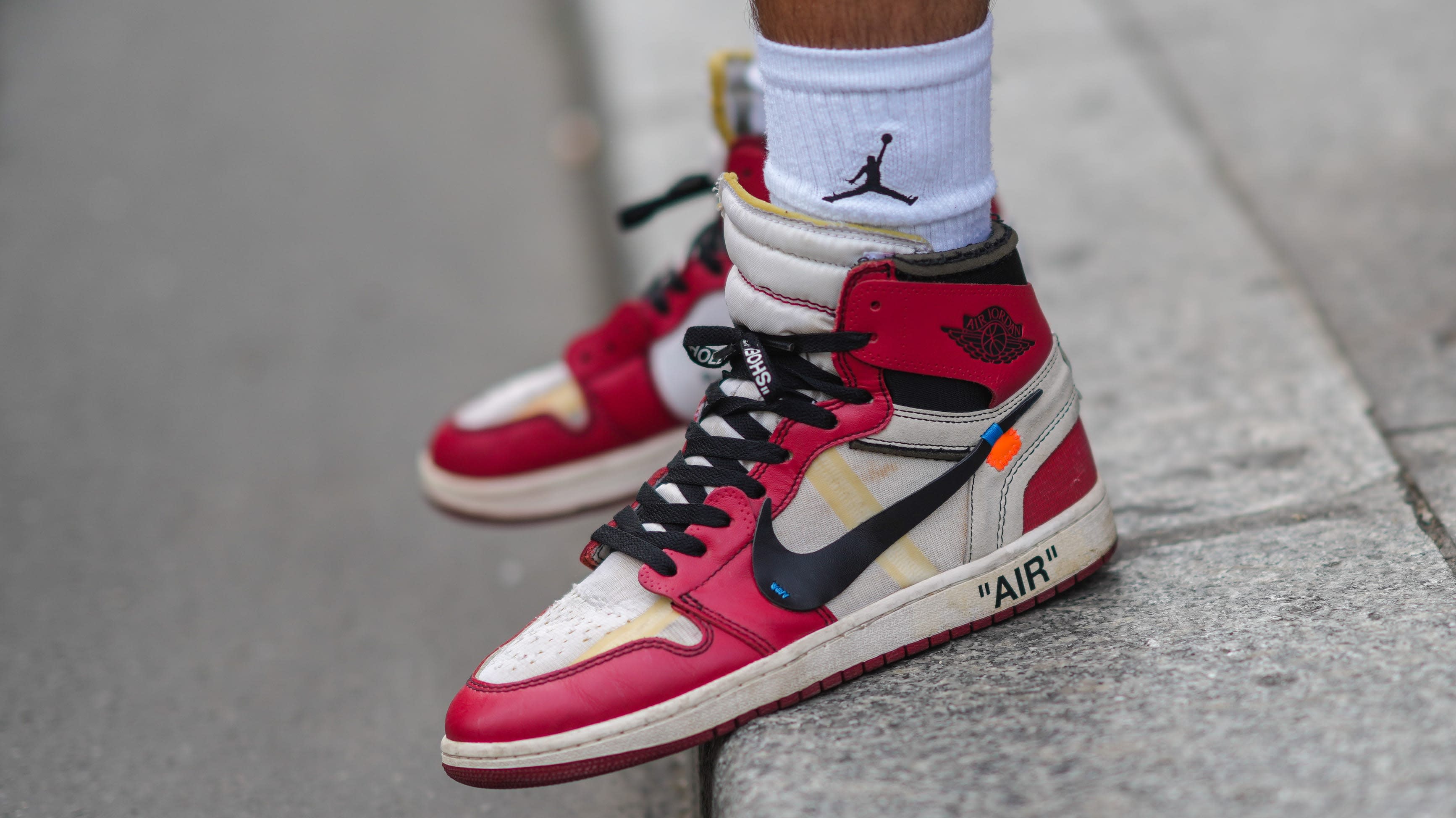 Agenda Report // An On-Foot Look at the Off-White x Air Jordan 1