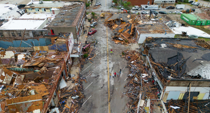 
Gulf Coast braces for 'life-threatening' weather conditions
States along the Gulf Coast were on alert Monday as storms that ravaged the central U.S. over the weekend moved over the region.
Deadly tornadoes in Oklahoma »