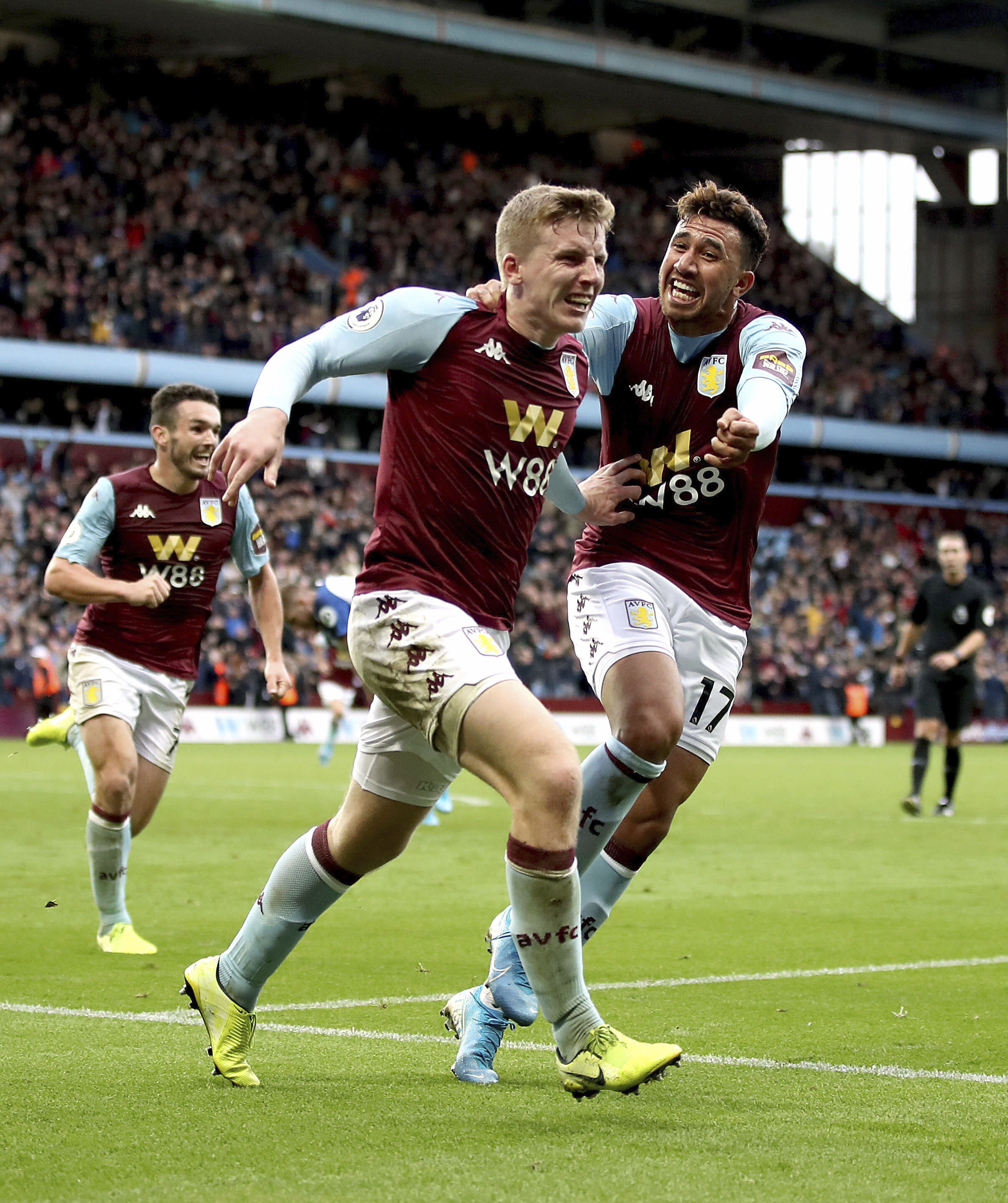 Targett scores late as Aston Villa beats Brighton 2-1