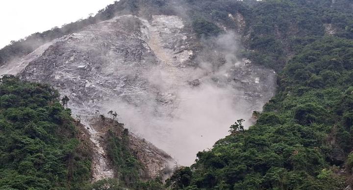 花蓮清水大山土石崩落 畫面曝