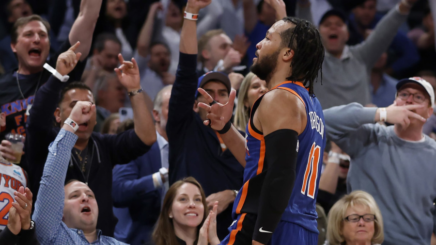 Getty Images - NEW YORK, NEW YORK - MAY 14: Jalen Brunson #11 of the New York Knicks reacts after a three point basket during the third quarter against the Indiana Pacers in Game Five of the Eastern Conference Second Round Playoffs at Madison Square Garden on May 14, 2024 in New York City. NOTE TO USER: User expressly acknowledges and agrees that, by downloading and or using this photograph, User is consenting to the terms and conditions of the Getty Images License Agreement. (Photo by Sarah Stier/Getty Images)