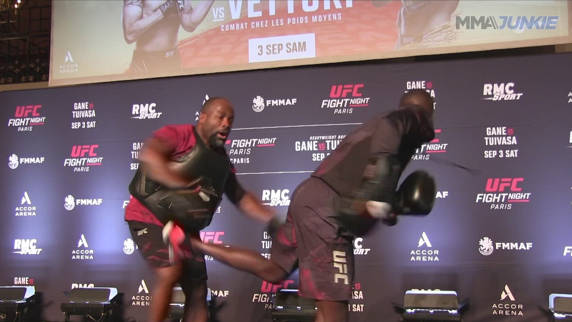 Video Watch Ciryl Gane, Tai Tuivasa and others smash pads at UFC Paris open workouts