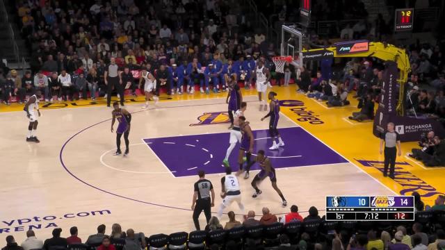 Tim Hardaway Jr. with a deep 3 vs the Los Angeles Lakers