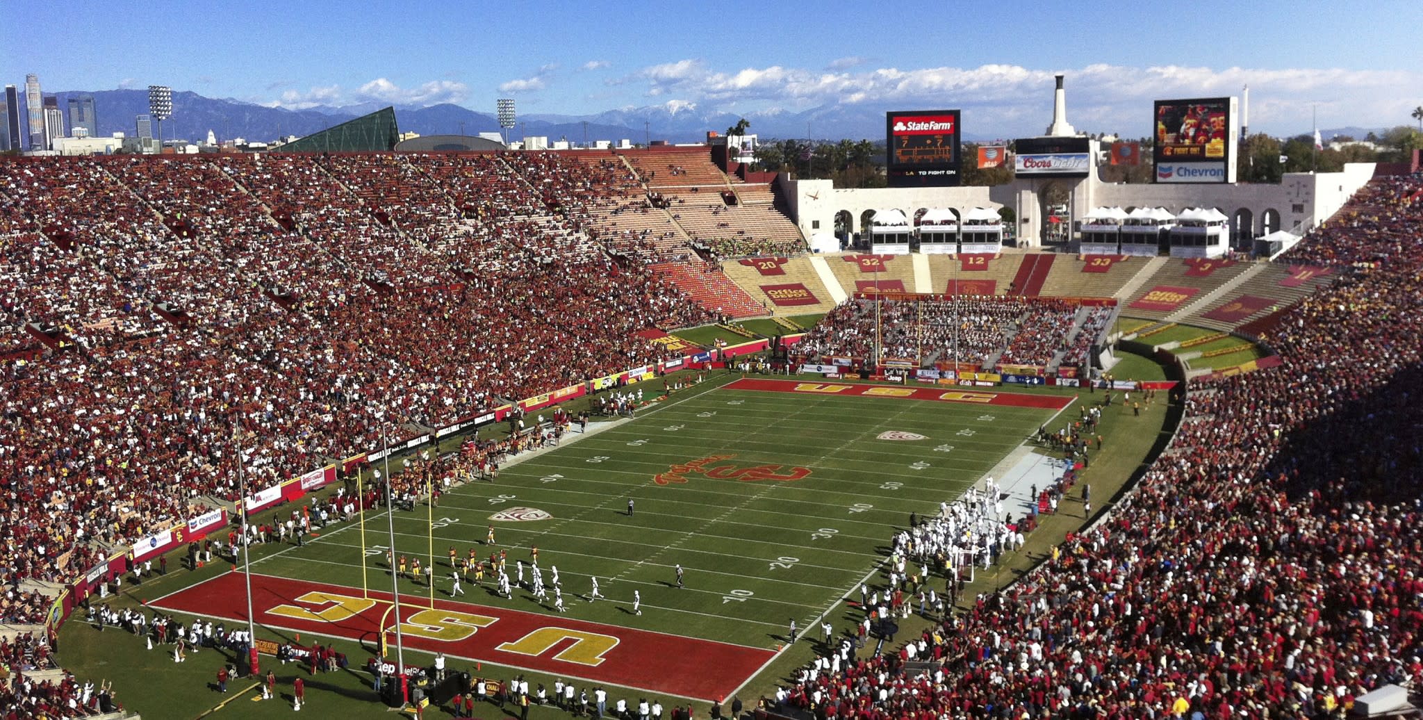 USC reportedly agrees to massive naming rights deal for LA Coliseum