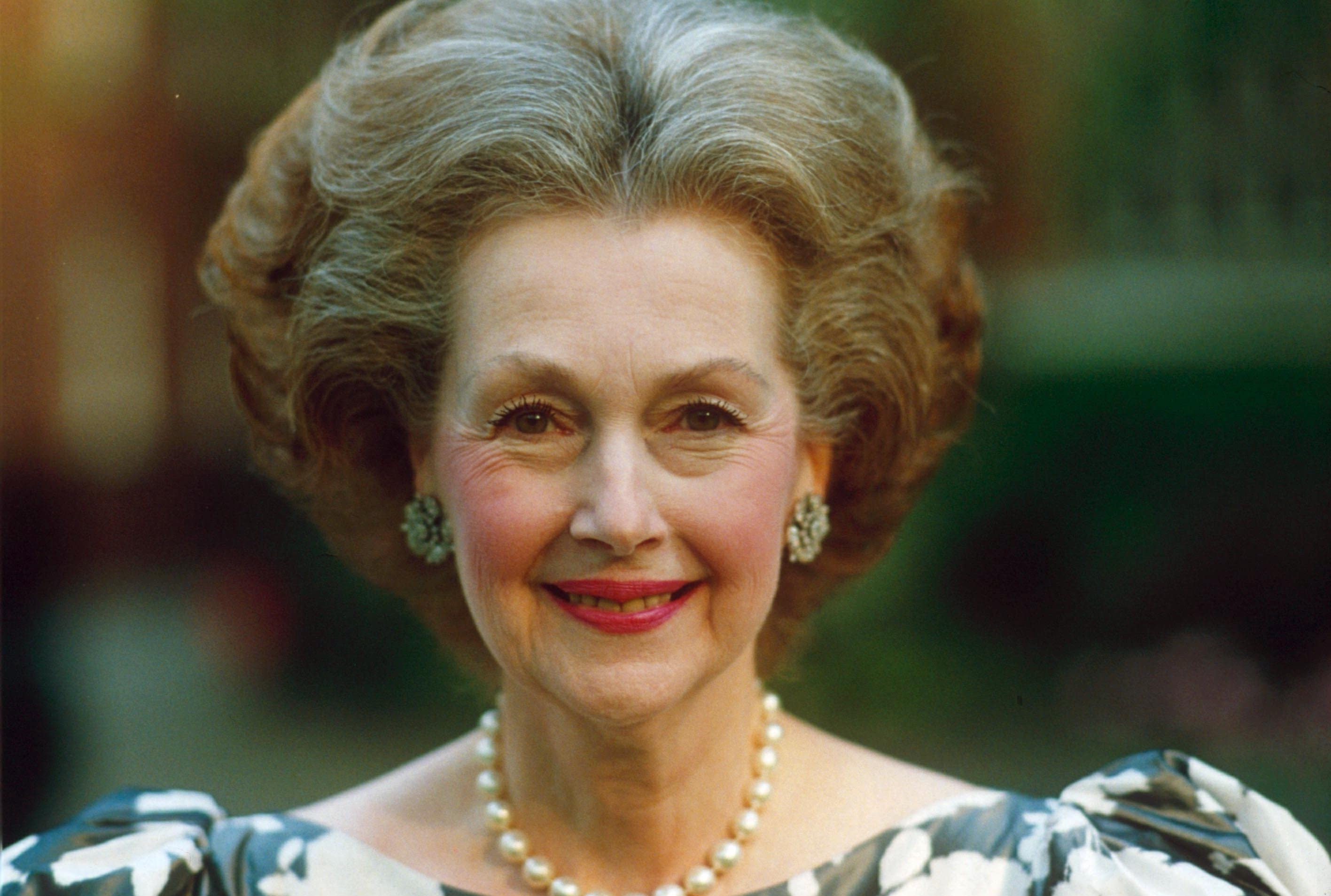 Princess Dianas Stepmother Raine Spencer Dies 87 