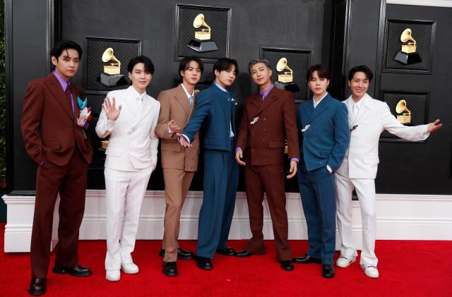 BTS pose on the red carpet as they attend the 64th Annual Grammy Awards at the MGM Grand Garden Arena in Las Vegas, Nevada, U.S., April 3, 2022. REUTERS/Maria Alejandra Cardona