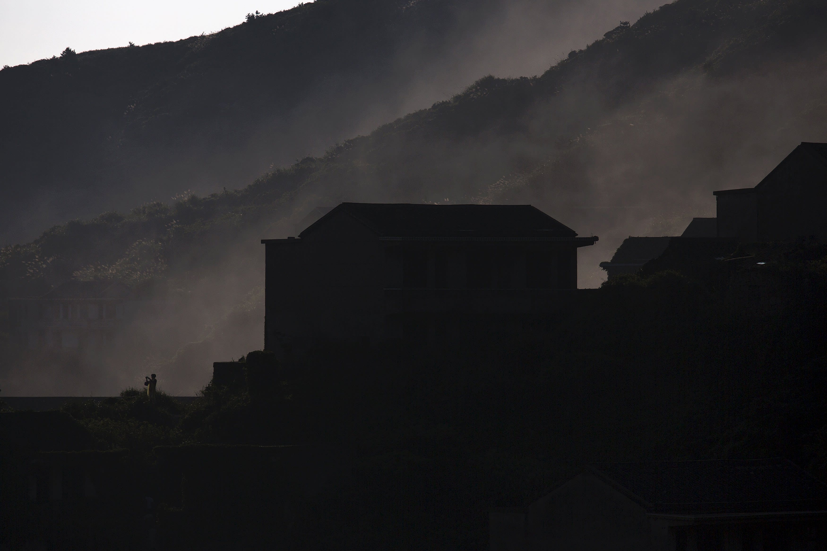 Abandoned village reclamation. Поселок-призрак в тумане. Заброшенные деревни в Китае. Деревни призраки России. Shengshan Island - China.