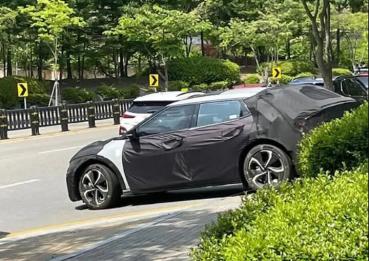 內外造型微調、動續航力也會升級？Kia EV6 純電跨界休旅小改車型首度捕獲