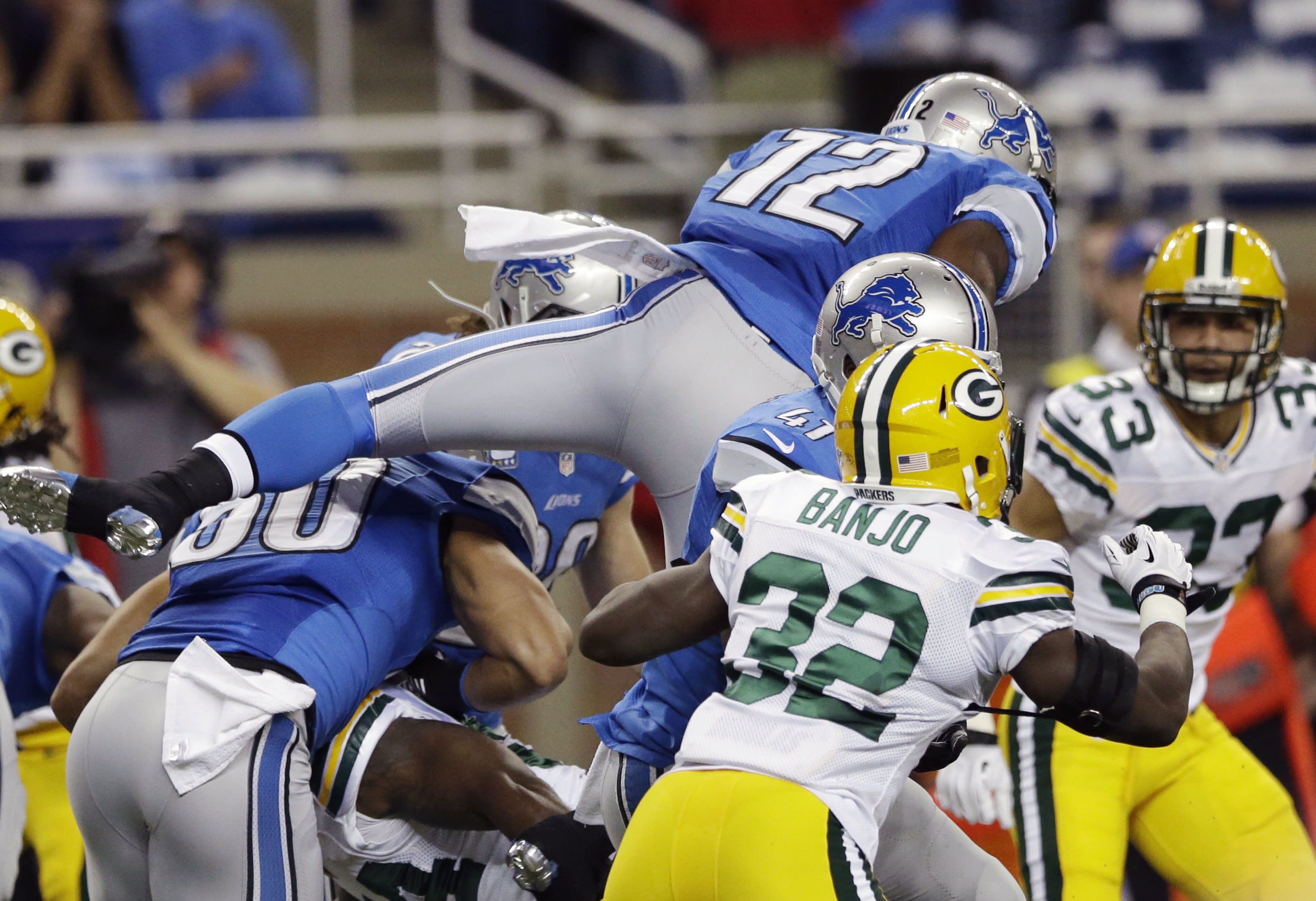 Lions score 37 straight in 40-10 rout over Packers