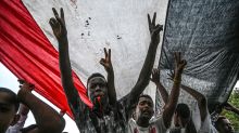 Το Σουδάν διαμαρτύρεται για τους ηγέτες να αποκαλύψουν πολιτικό κυβερνών σώμα