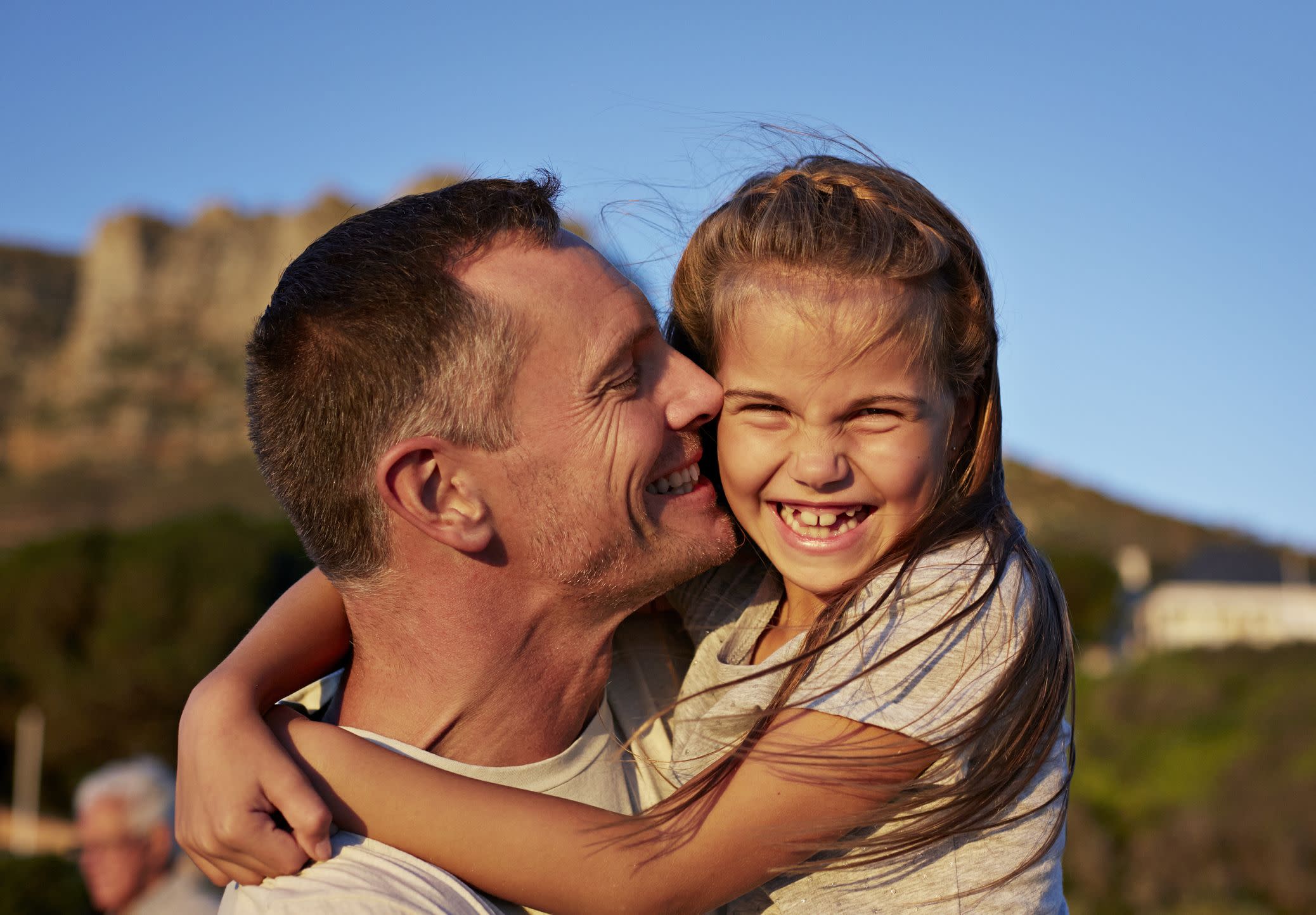 Dad daughter taboo. Фотосессия папа и дочка. Девочки с папами.