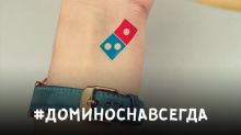 "Pizza gratis a vita se ti tatui il nostro logo": il contest finito male di Domino's Russia