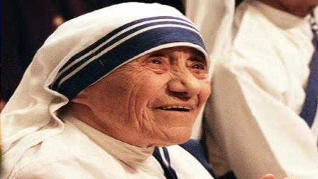 Pope approves miracle for Mother Teresa's canonization