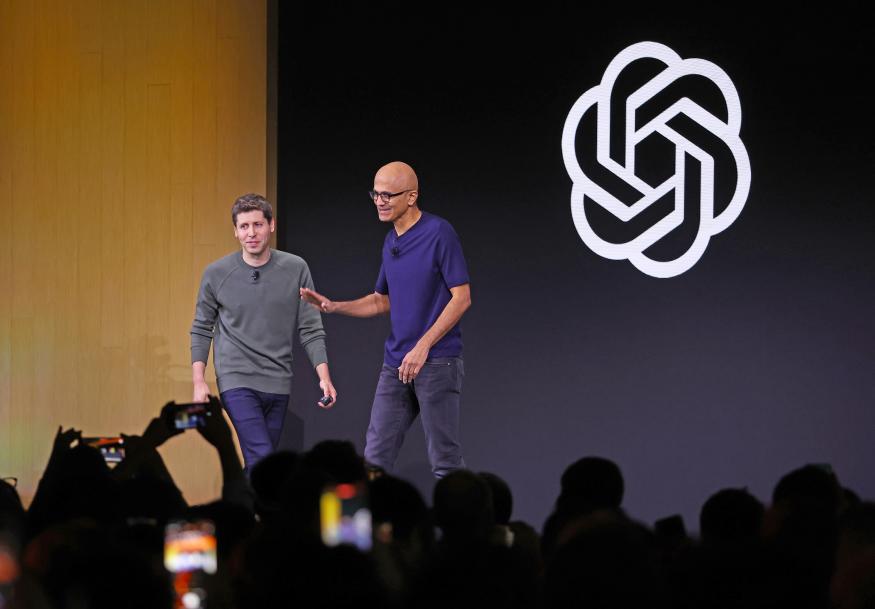 SAN FRANCISCO, CALIFORNIA - NOVEMBER 06: Microsoft CEO Satya Nadella (R) greets OpenAI CEO Sam Altman during the OpenAI DevDay event on November 06, 2023 in San Francisco, California. Altman delivered the keynote address at the first-ever Open AI DevDay conference. 