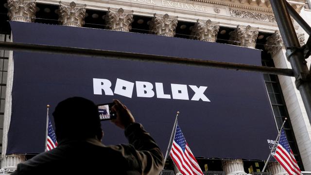 Roblox Soars In First Day Of Trading On Nyse - roblox trade api