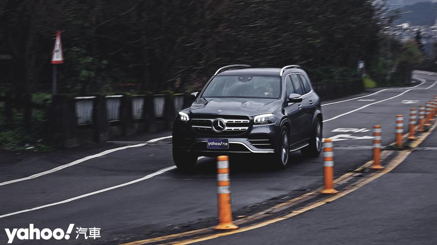 大而得當！2021 Mercedes-Benz GLS 450 4MATIC雨季試駕 - 6