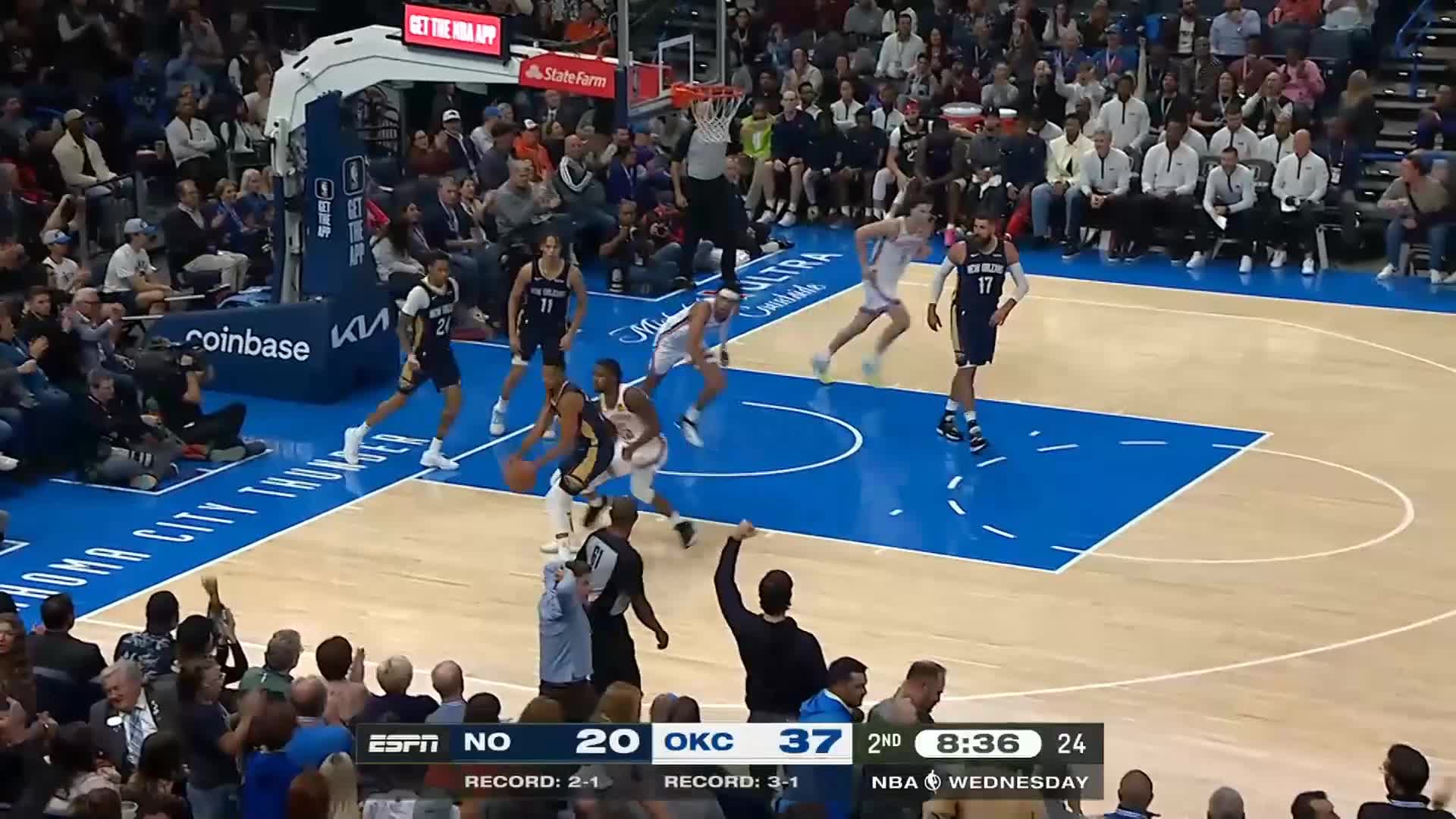 Ousmane Dieng throws down the alley-oop!