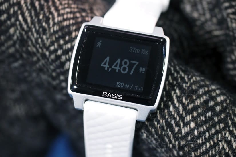 henvise sortere Amorous Basis Peak review: a good fitness tracker, with room to be a good  smartwatch | Engadget