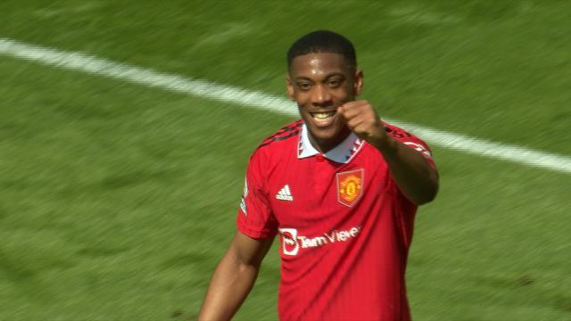 Martial eases Manchester United in front of Wolves