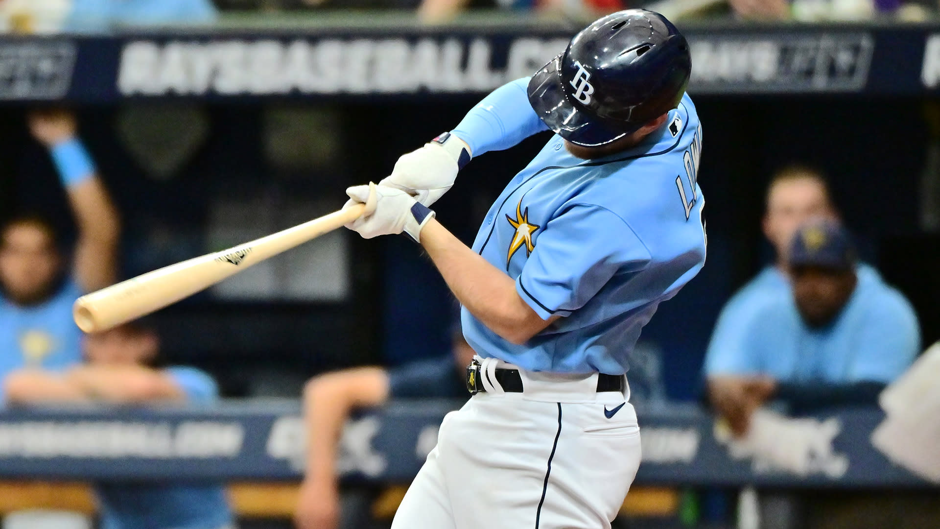 Eugenio Suarez finds his good vibes and home-run swing to help Mariners  beat A's