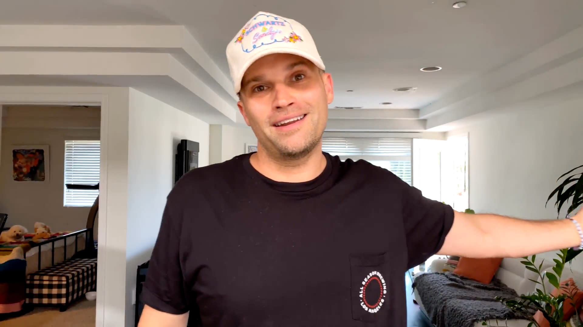 Tom Schwartz Shows Off His "Transitional Bachelor Pad"