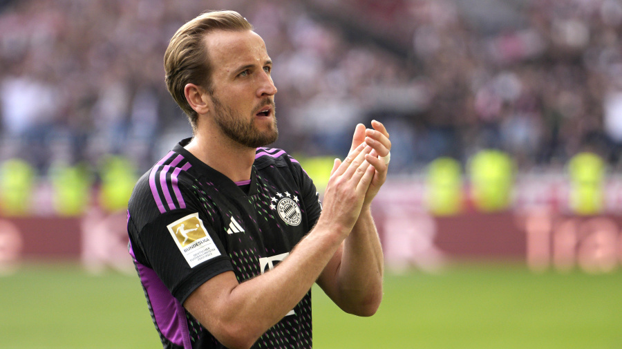 Getty Images - STUTTGART, GERMANY - MAY 04: Harry Kane of Bayern Munich applauds the fans following the team's defeat during the Bundesliga match between VfB Stuttgart and FC Bayern München at MHPArena on May 04, 2024 in Stuttgart, Germany. (Photo by S. Mellar/FC Bayern via Getty Images)