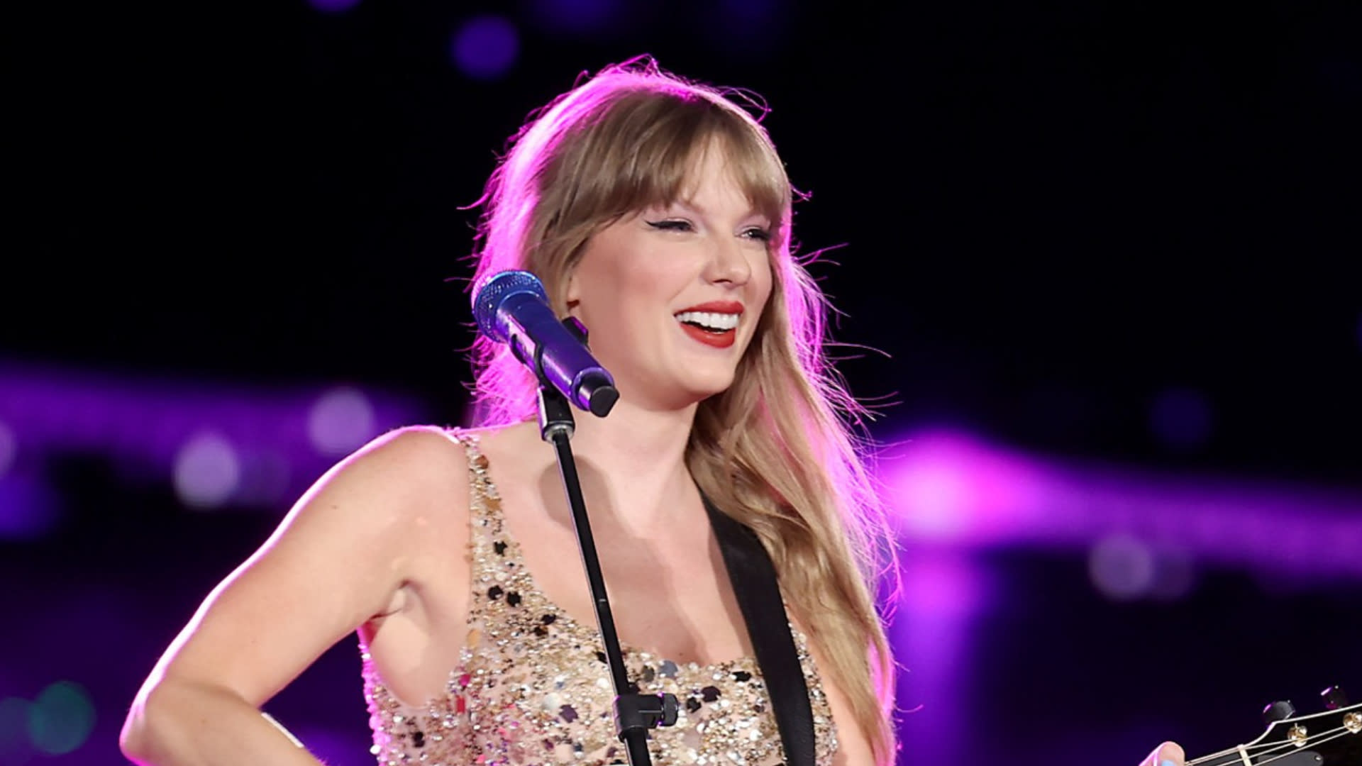 Taylor Swift's Longtime Truck Driver Reacts to "Life-Changing" $100,000  Bonuses