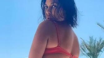 Kourtney Kardashian Just Posted (and Then Deleted) Two Unedited Swimsuit Pics