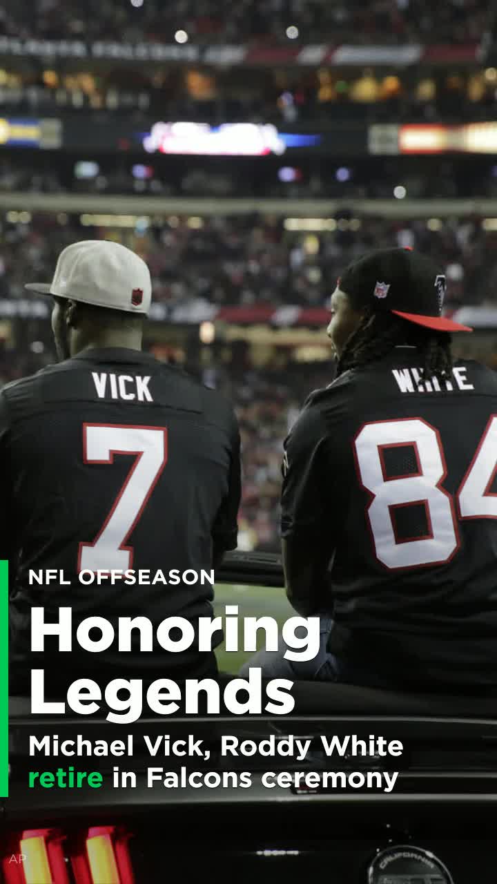 Michael Vick, Roddy White get retirement ceremony from Falcons