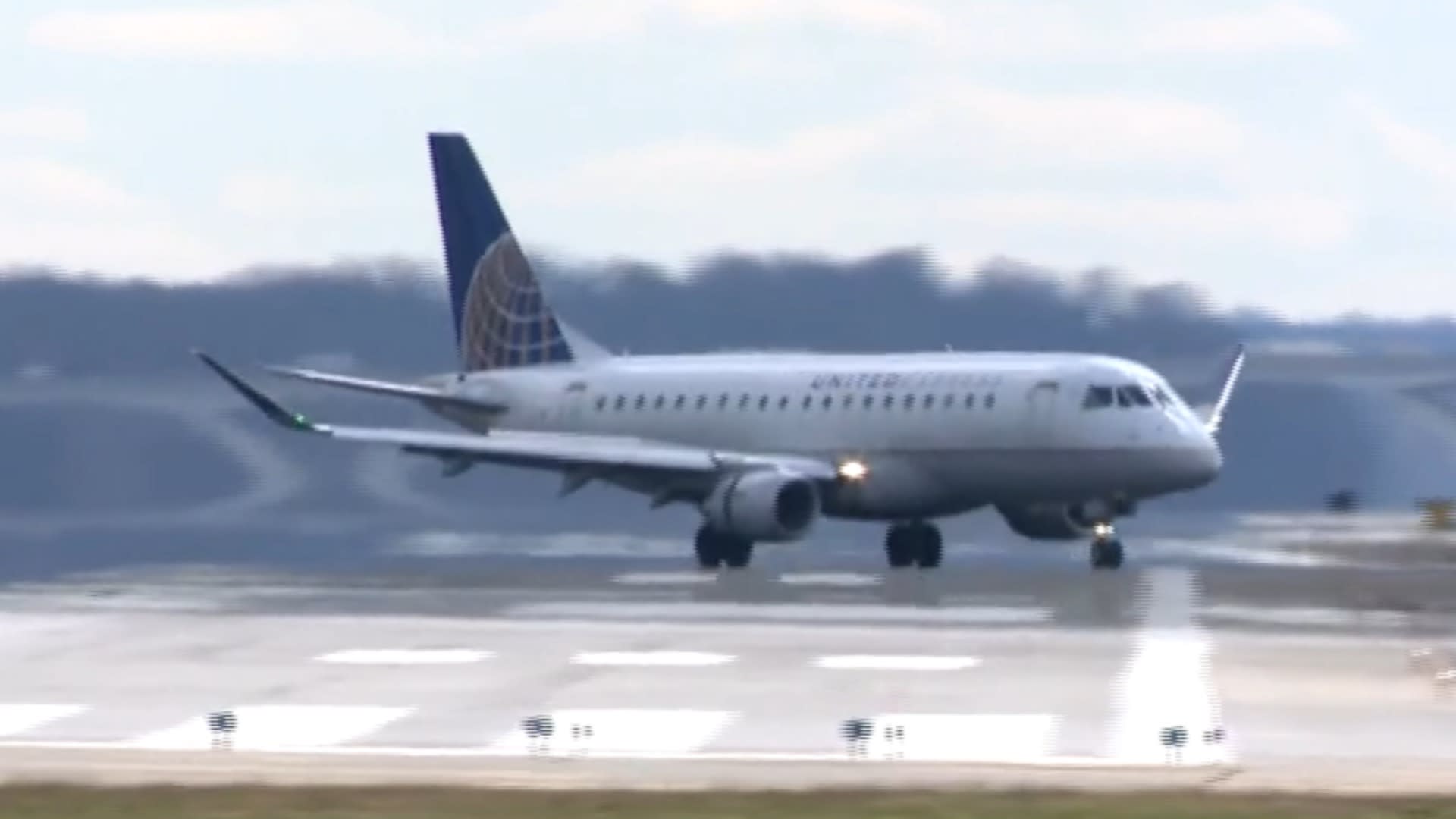 NTSB investigating close call between planes at Reagan National Airport