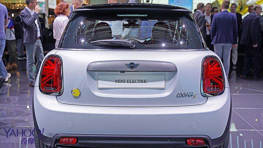 【2019法蘭克福車展】行駛里程達270公里！2020 Mini Cooper SE準備好在歐洲帶電飆速！ - 8