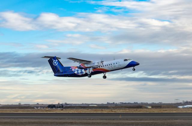 Commuter plane completes test flight with a hydrogen fuel-cell engine