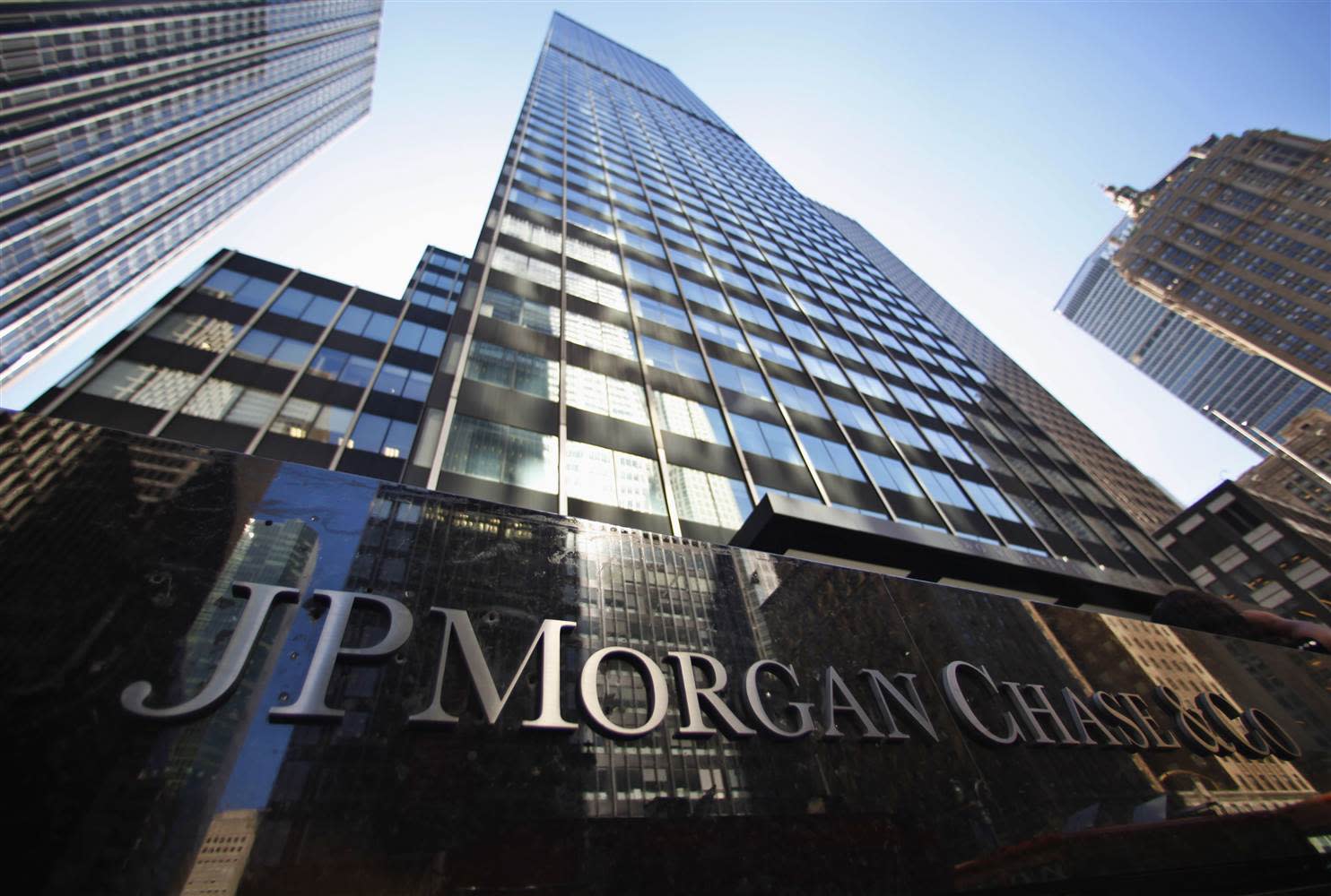 Crypto craze: JP Morgan launches cryptocurrency [Video]