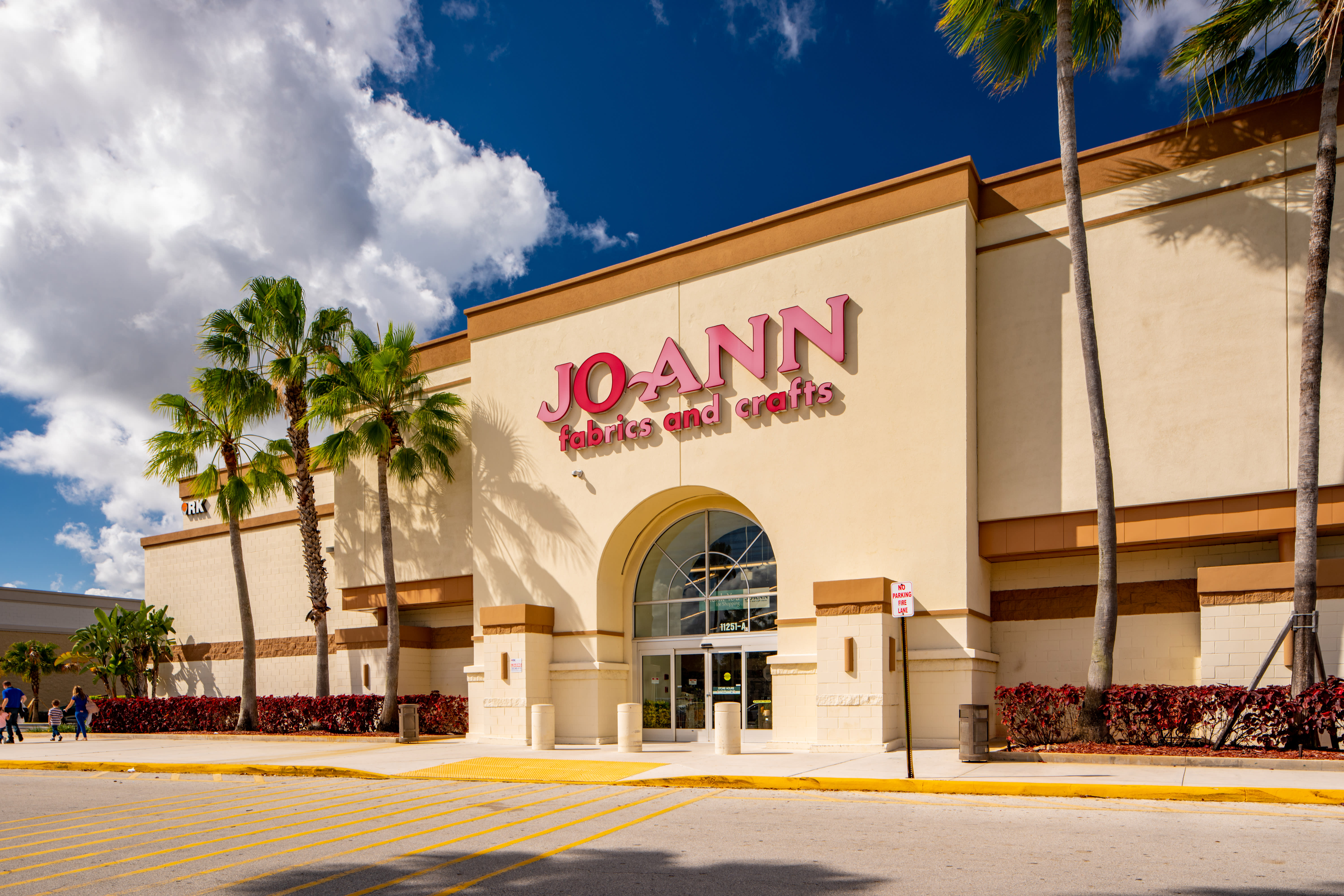 Joann Stores CEO says retailer is doing what it can to ‘bend COVID curve’