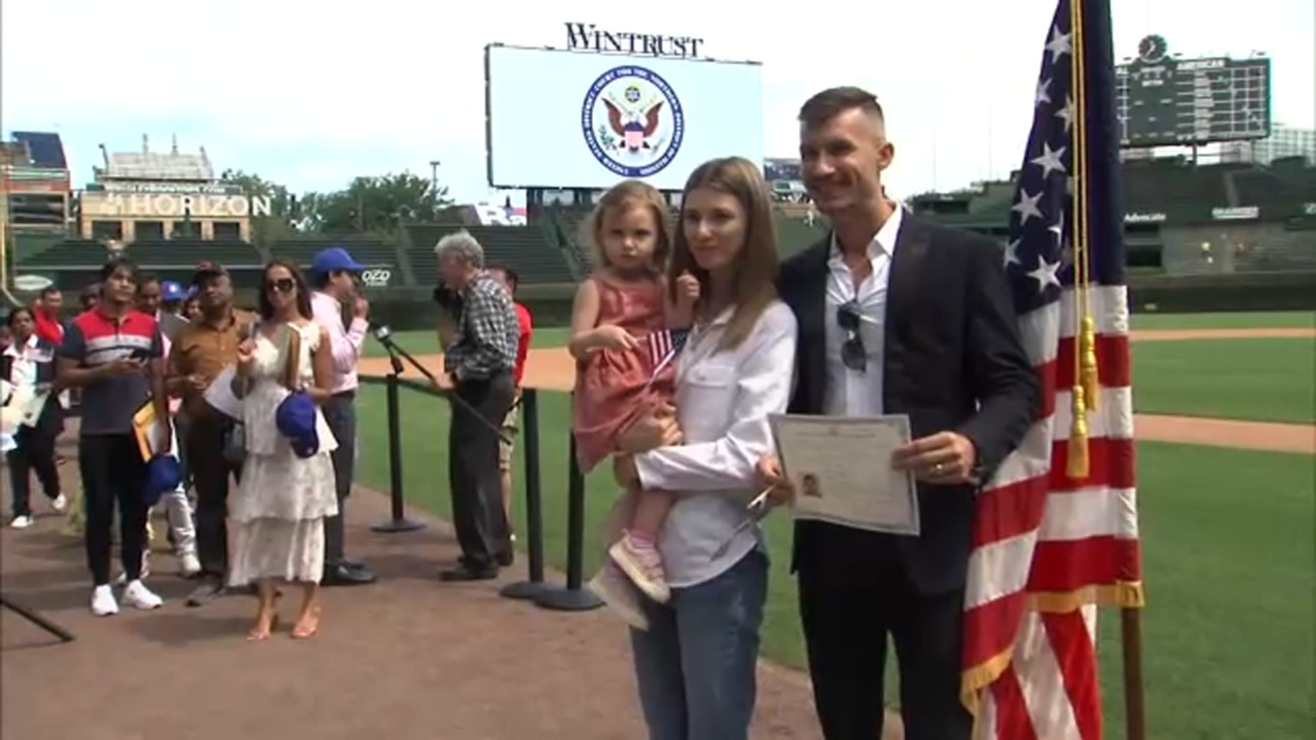 Chicago White Sox on X: 24 candidates from 17 different countries were  officially sworn in as U.S. Citizens in the first naturalization ceremony  at Guaranteed Rate Field! 🇺🇸  / X