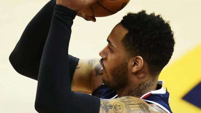 AP source: Wizards agree to 1-year deal with Mike Scott