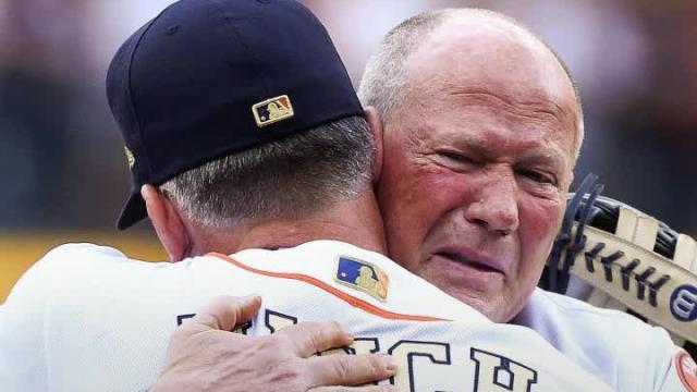 Former Astros coach who nearly died at parade will serve on 2018 All-Star Game staff