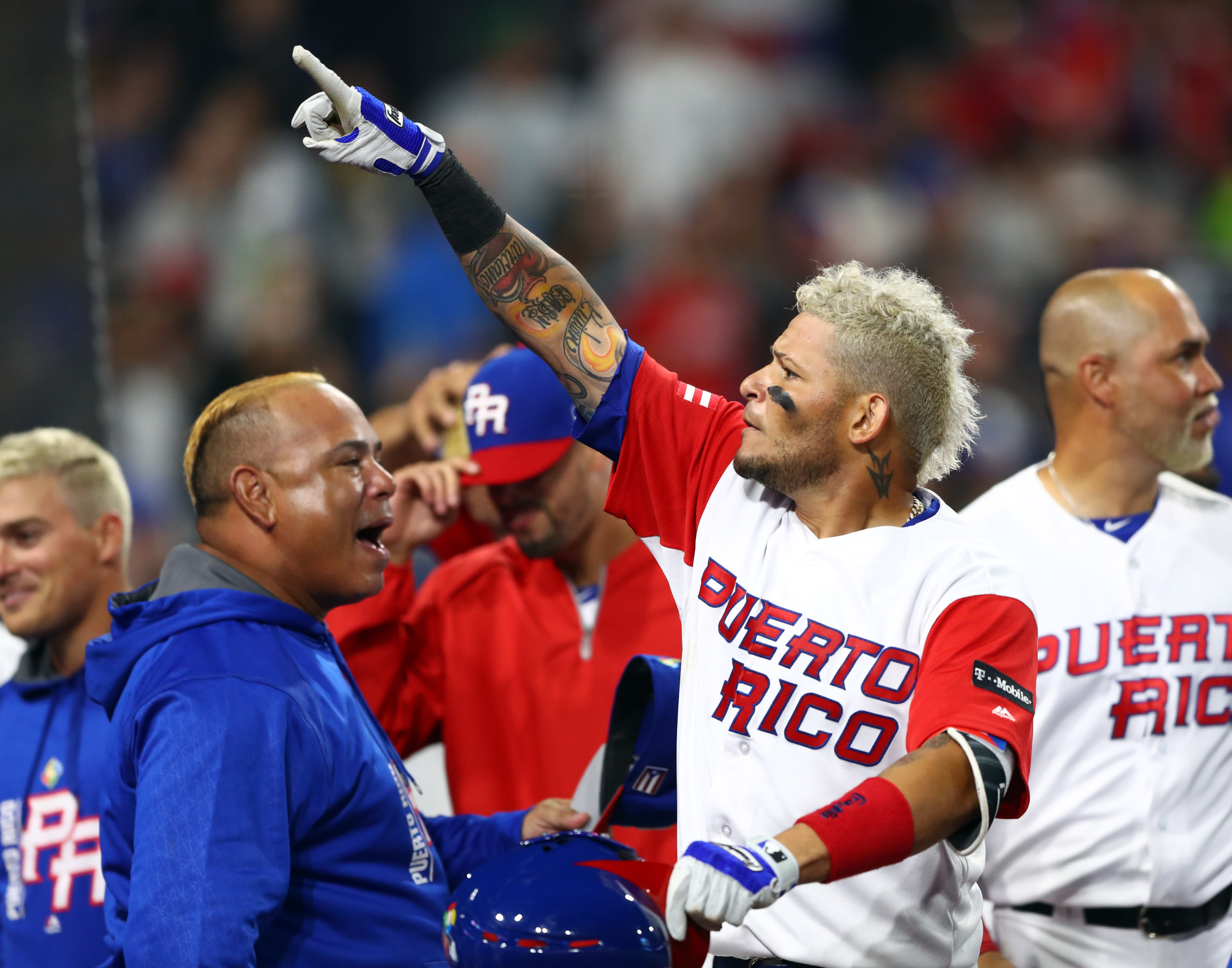 Yadier Molina calls for Puerto Rican 