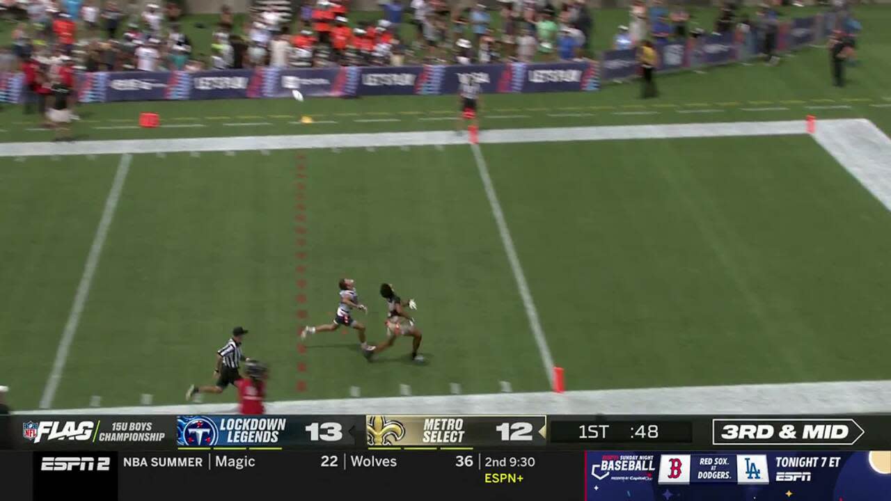 Audric Williams' over-the-shoulder TD catch is a beauty