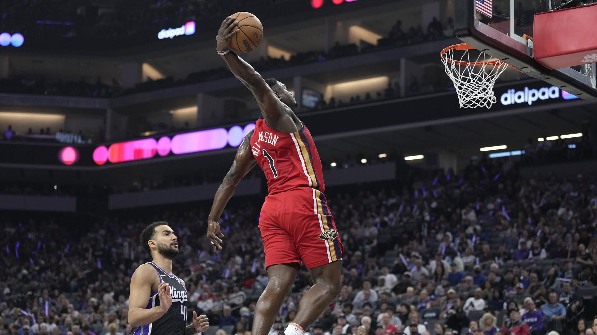 McCollum, Zion score 31 apiece, Pelicans hold on to No. 6 seed with win against Kings